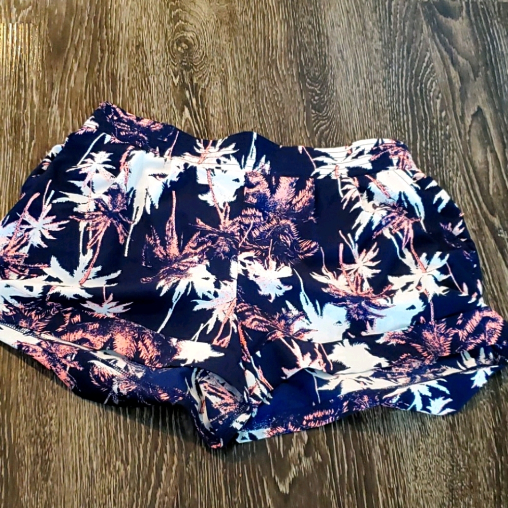 Palm Tree Shorts with Pockets